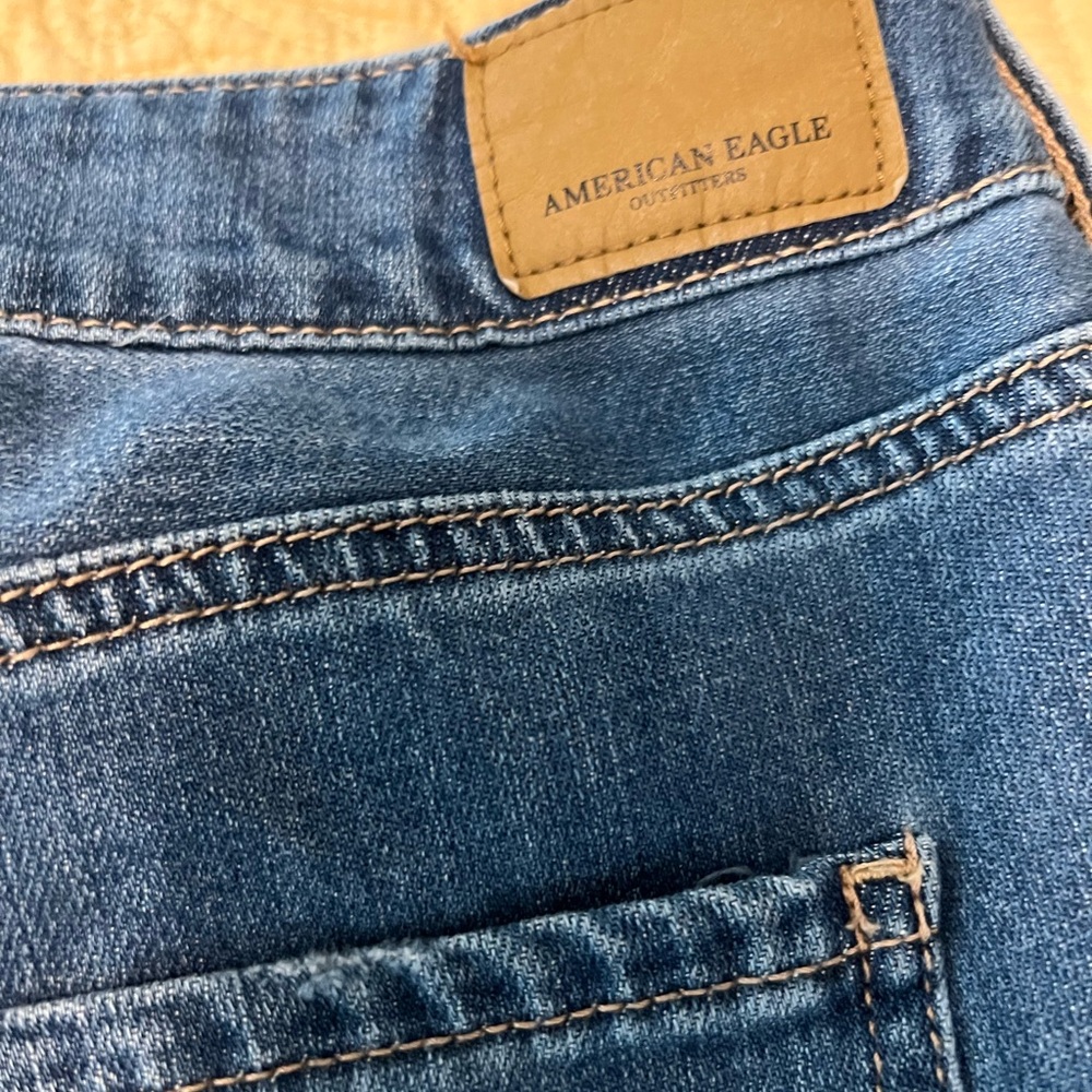 American Eagle Outfitters Ripped Blue Straight Leg Jeans - Picture 5 of 5